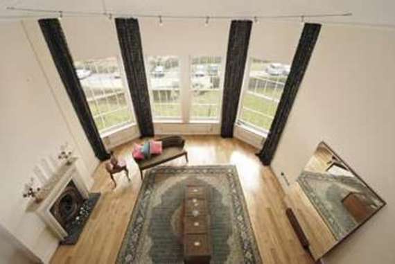 3 bedroom Flat for s...